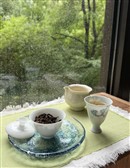 下雨天在家里喝茶听雨声
