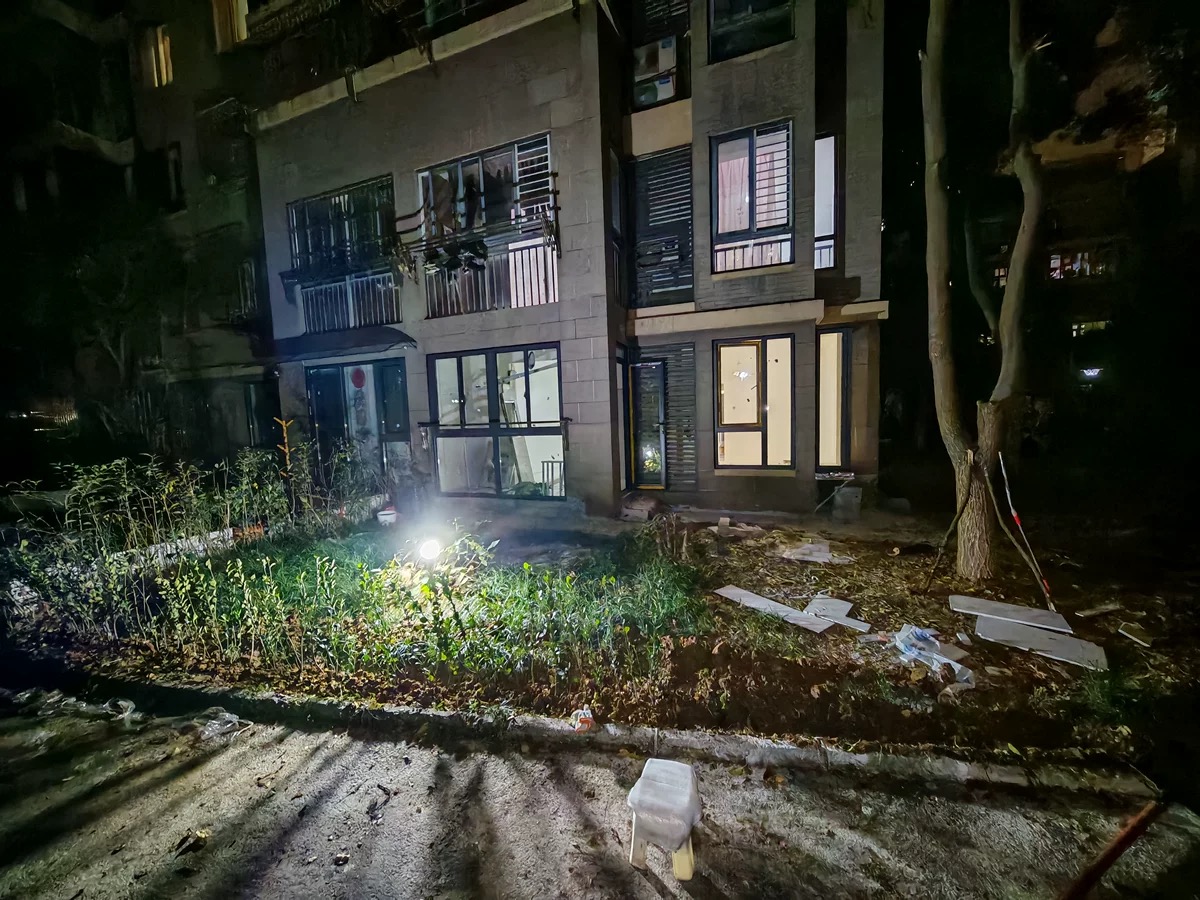 0A1A76A3-85E1-444E-90C0-85D5558A939A